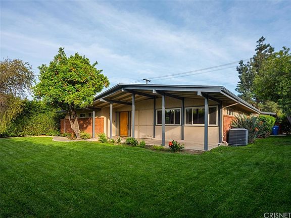 3rd image of 23168 Leonora Dr
