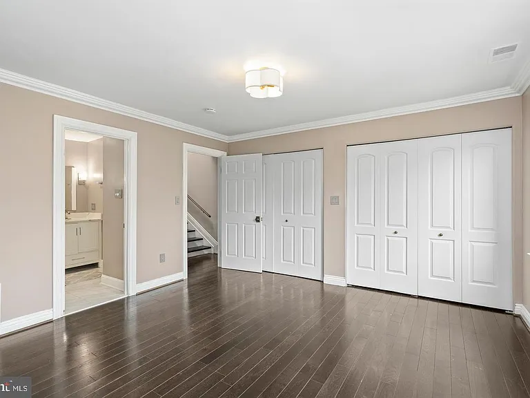 2419 Boston St — Photo 25