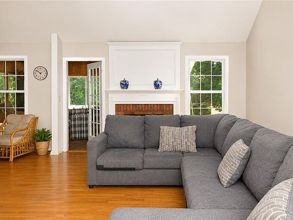 2nd image of 4170 Gables Pl