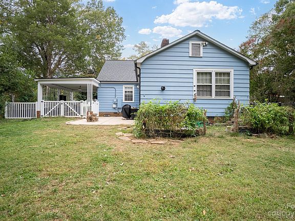 4th image of 212 Magnolia St #9