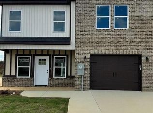 258 Beau Claire Cir, Byron, GA