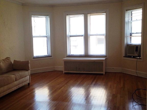 3rd image of 1224 W Jarvis Ave APT 3S