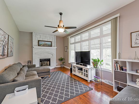 5th image of 421 Aristocrat Dr