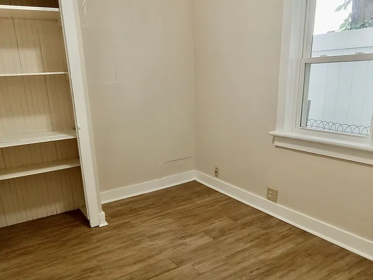 445 Coral Ave — Photo 9