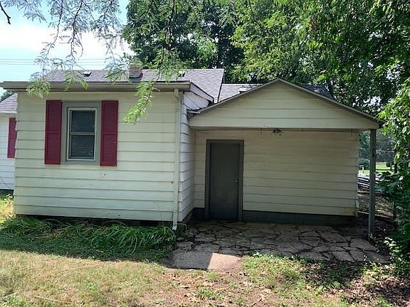 4th image of 702 Superior Ave