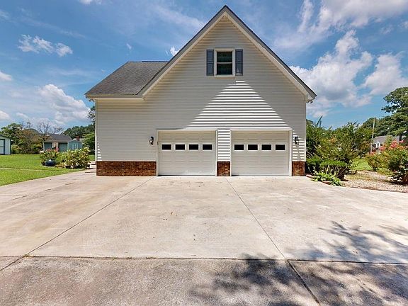 3rd image of 2618 Saint John Circle