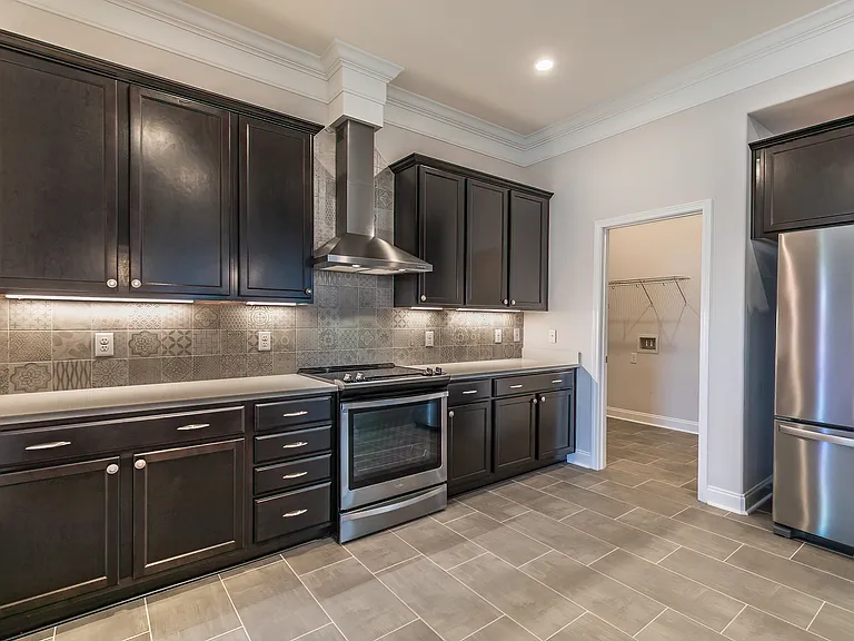 327 Fort Sullivan Dr — Photo 10
