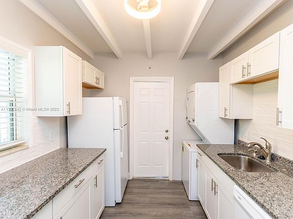 3rd image of 1413 NW 3rd Ave Unit 2