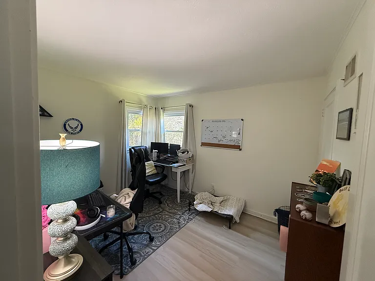 121 Holloway Rd — Photo 9