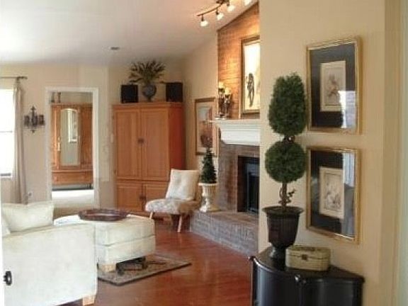 2nd image of 1101 Dunbarton Ln