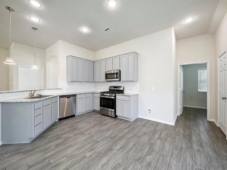 3227 Fairhaven Ln — Photo 14