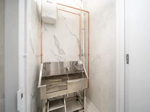 211 Baldwin Avenue image 31 of 35