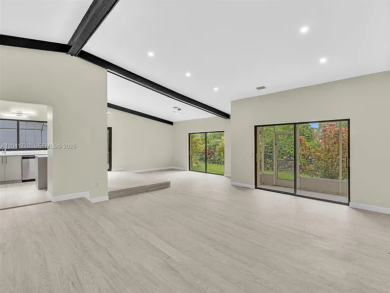 8813 Paradise Ct — Photo 5