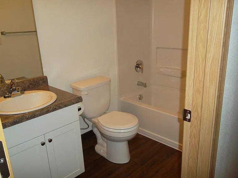 CLEVELAND STATION APTS — Photo 44