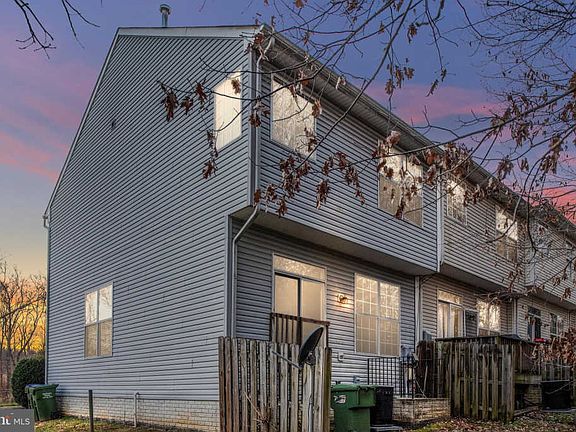 2nd image of 4241 Normandy Ct