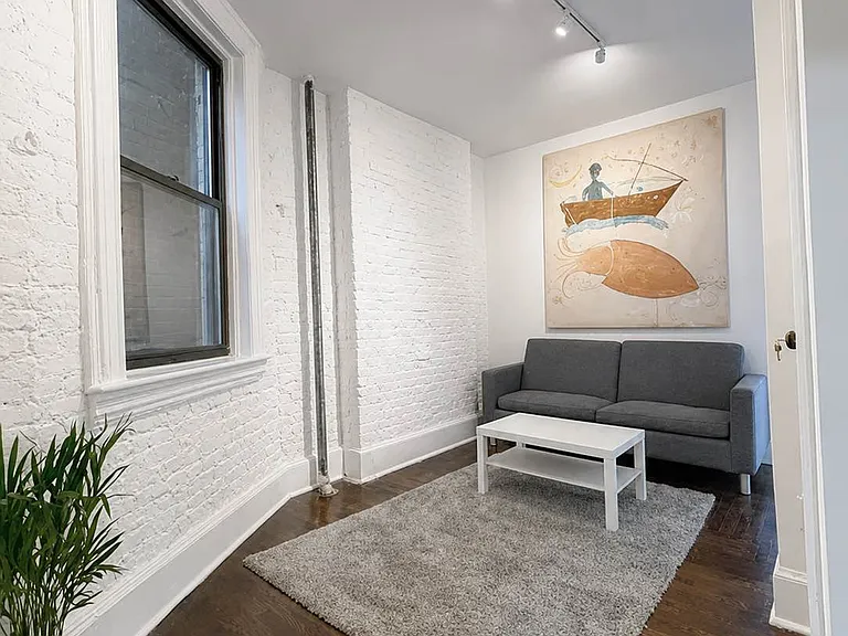 516 E 11th St #2A — Photo 4
