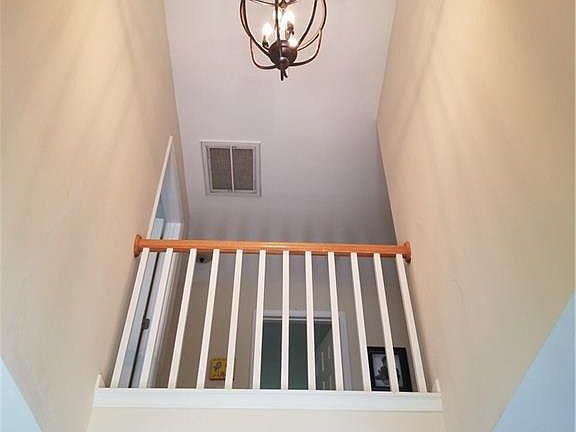5th image of 303 Jamestown Oaks Dr