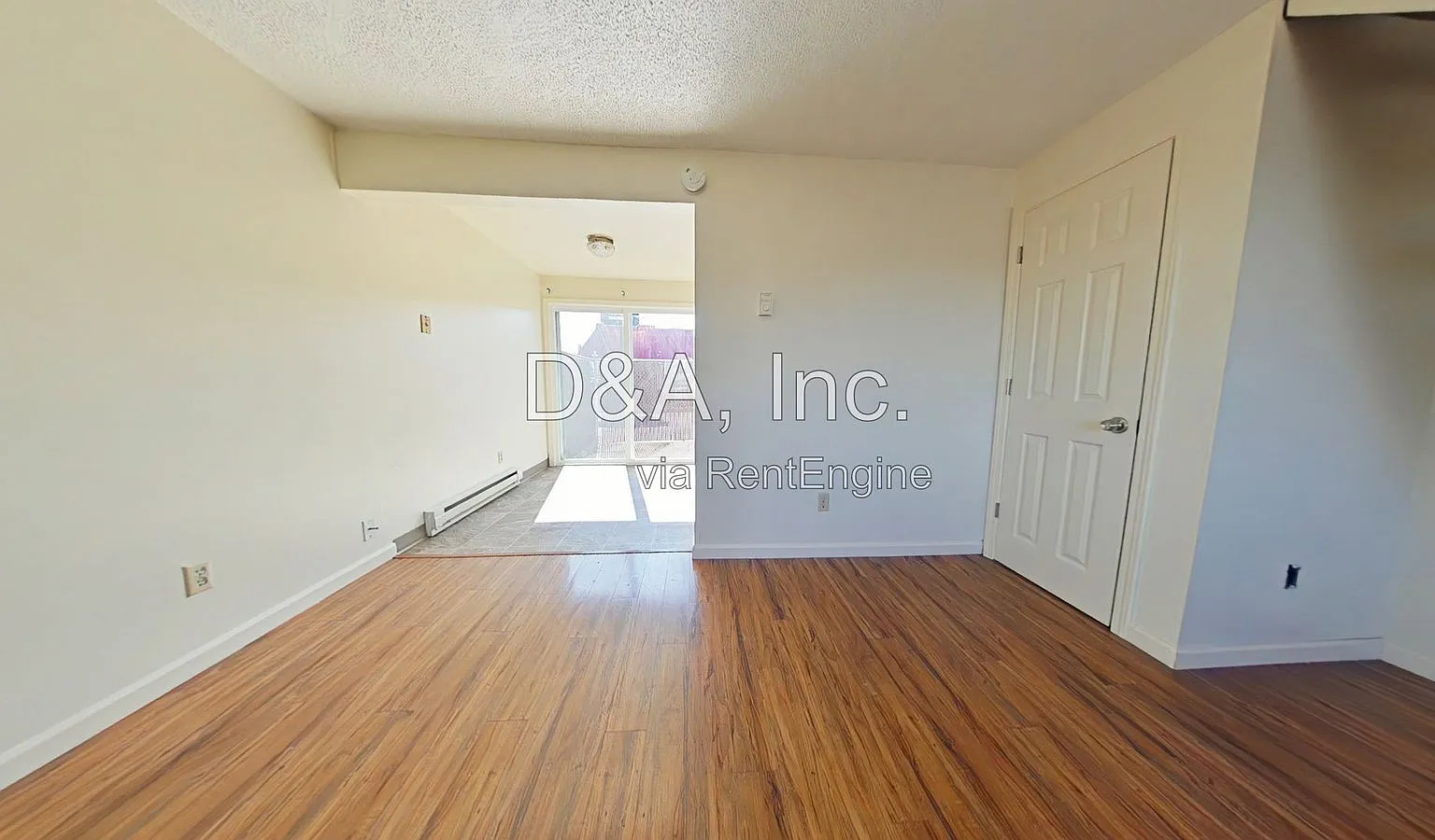 2 bed, 1.0 bath, 700 sqft, $1,295 — Photo 3