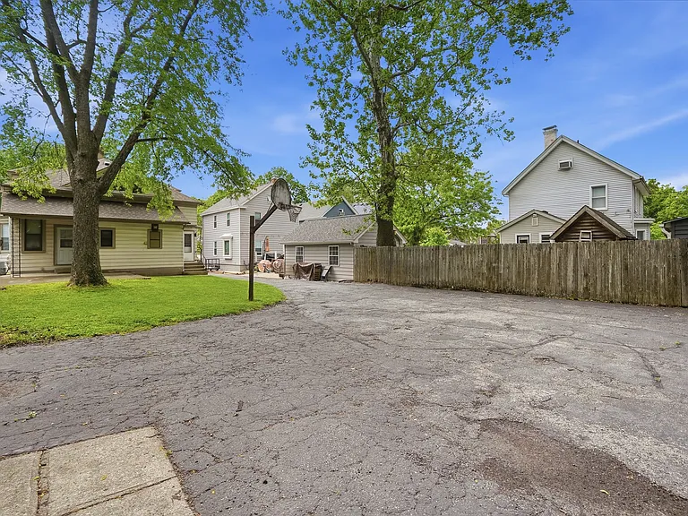 3774 Drake Ave — Photo 47