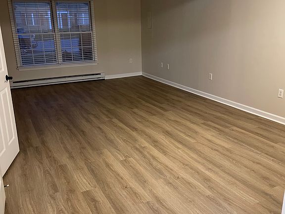 4th image of 10115 Saint George Cir