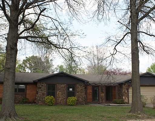 1st image of 2809 Highland Dr