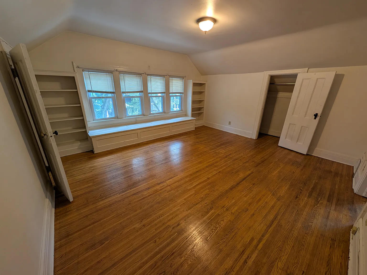 2 bed, 905 sqft, $1,025 — Photo 4