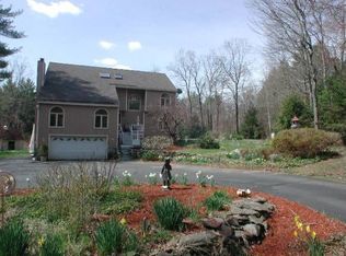 8 Mac Intosh Rd, Brookline, NH 03033