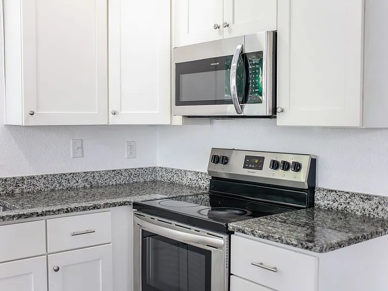 1609 Richmond Ave — Photo 11