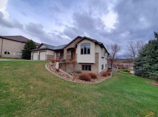 3913 Ridgemoor Dr, Rapid City, SD 57702