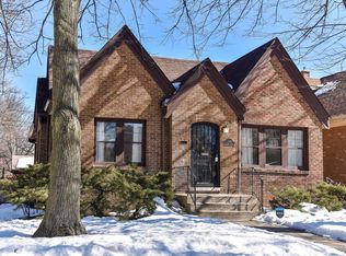 2476 Lefeber Ave, Wauwatosa, WI 53213