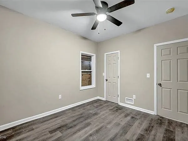 2 bed, $1,100 — Photo 2