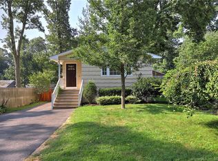 42 Midwood Rd, Milford, CT 06460