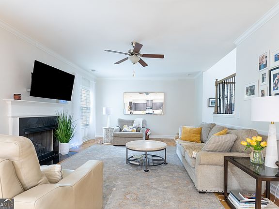 3rd image of 544 Pine Way