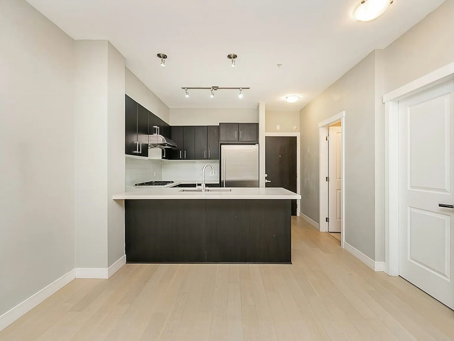 2 bed, 925 sqft, $2,950 — Photo 4