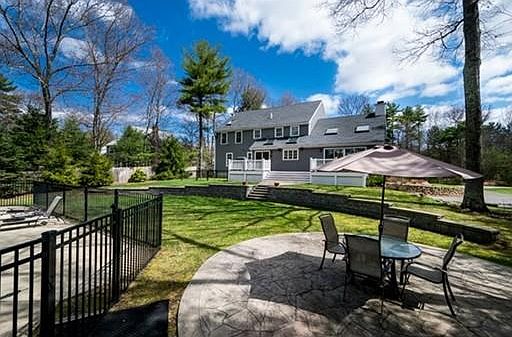 3rd image of 6 Cornerstone Dr