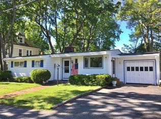 35 Valley Rd, Nahant, MA 01908
