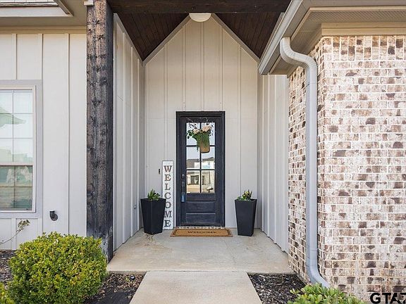 4th image of 421 Bush Buck Way