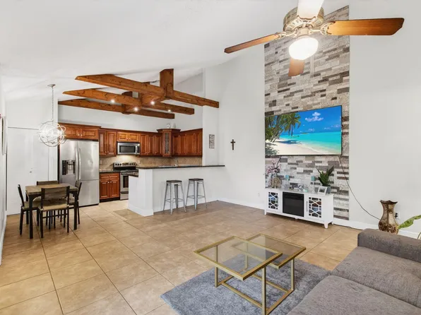 1057 Summit Trail Circle #B, West Palm Beach, FL 33415