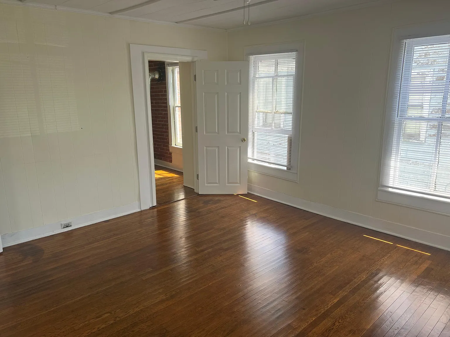 300 E Burgess St — Photo 3