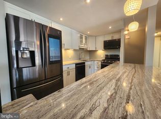 42 Drummers Ln #42, Wayne, PA 19087