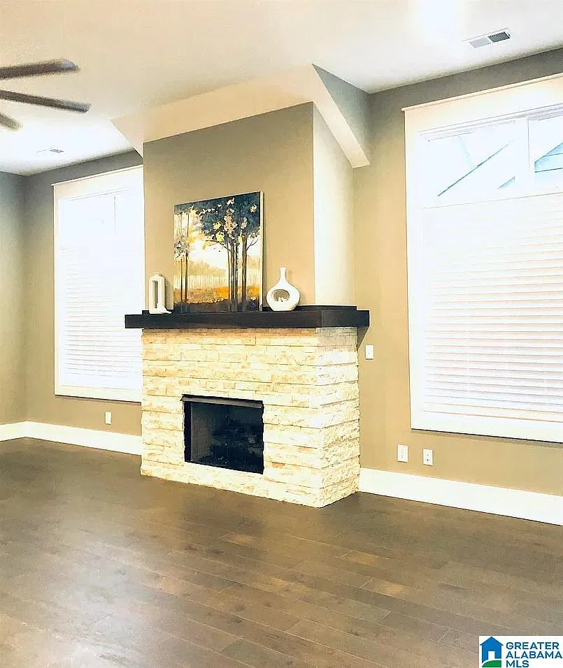 4 bed, 3.0 bath, $4,500 — Photo 1