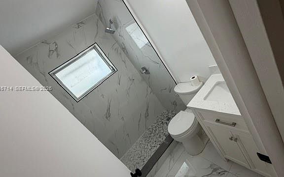 5th image of 2450 Lincoln St APT 12