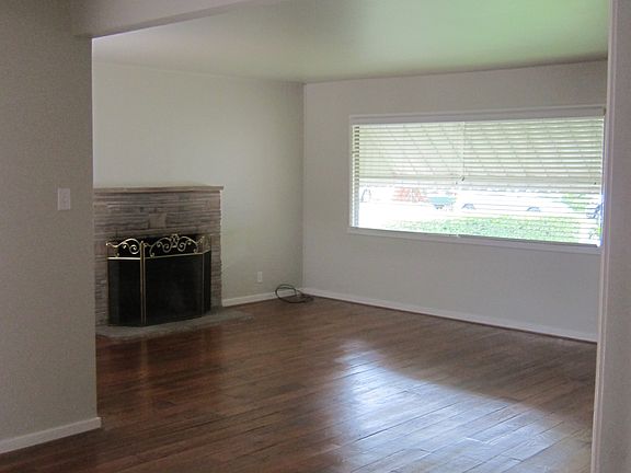 5th image of 1435 Oakhurst Ave