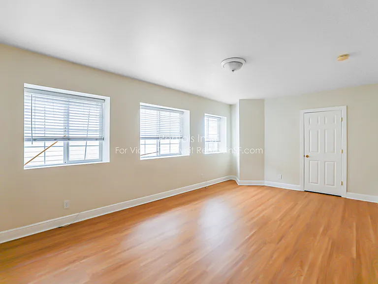 540 Griffith St — Photo 18