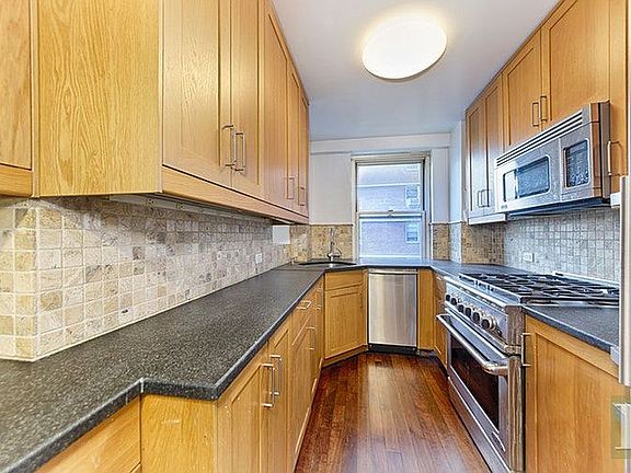 2nd image of 477 Franklin D Roosevelt Dr APT M706