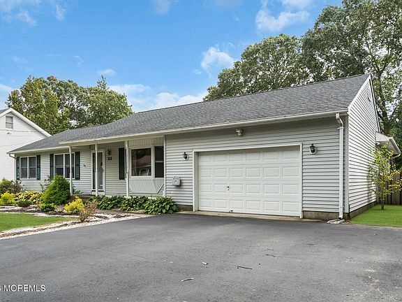 2nd image of 111 Bay Way