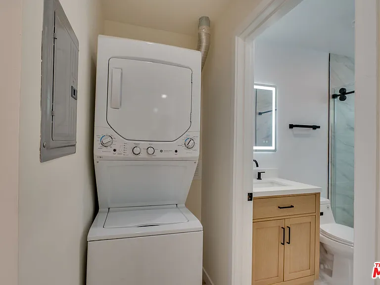 928 N San Vicente Blvd #109 — Photo 8