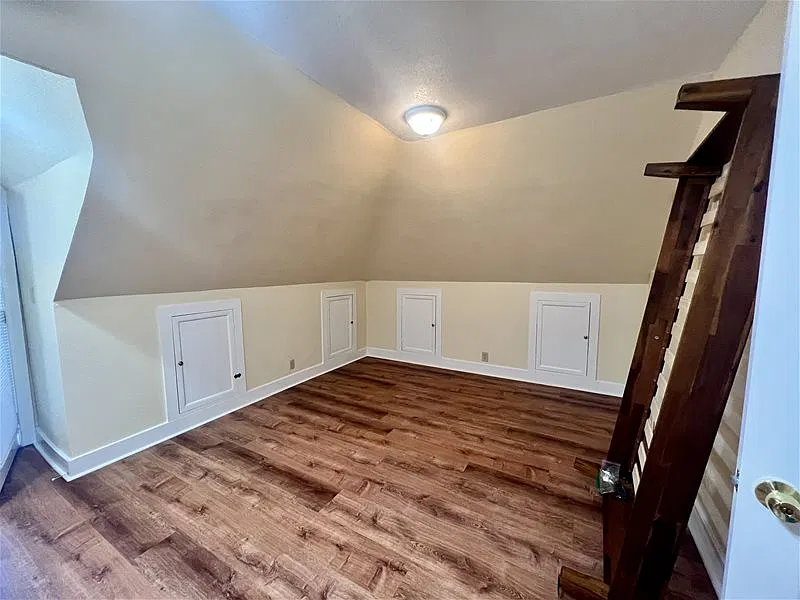 2 bed, 1.5 bath, 1450 sqft, $2,200 — Photo 3