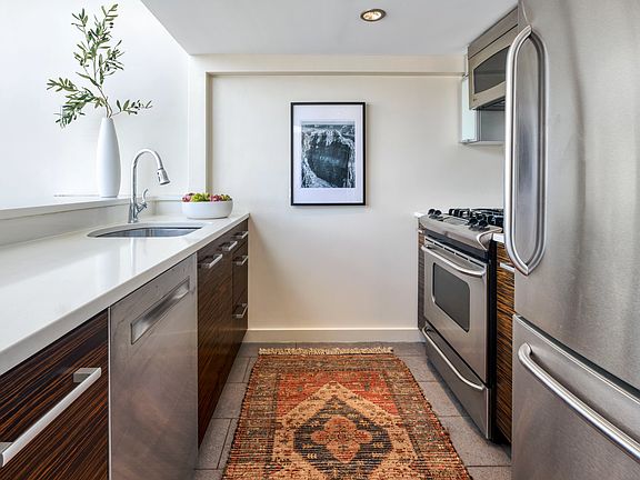 2nd image of 284 20th St #4A
