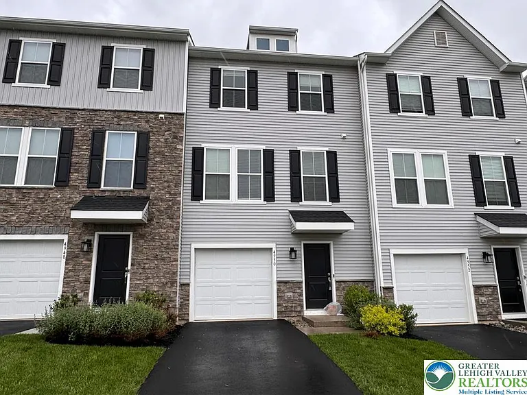 7634 Clayton Ave — Photo 1